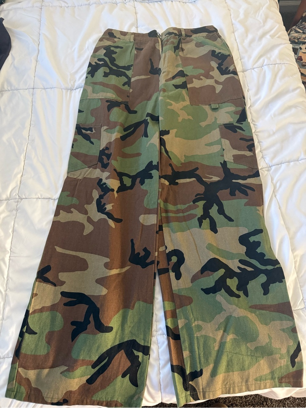 Women’s Camo Wide-Leg Cargo Pants - Green/Brown/Black